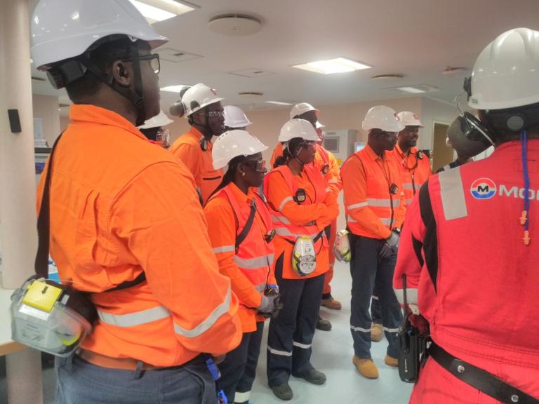Briefing en salle de contrôle d'un FPSO – photo d'archive, juillet 2025